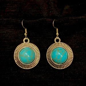 NWOT 🛍 Bundle for DISCOUNTS off Merch or Shipping